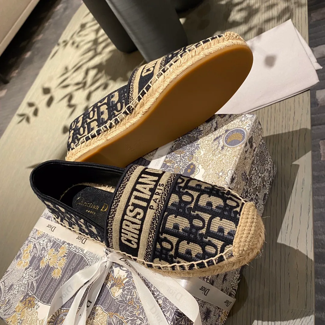 👟👟Ex-factory price 440👟👟 Women's Shoes Women's Clothing Women's Shoes Women's Clothing Women's Shoes Women's Clothes Women's Shoes Women's Clothing Dior Dior—2ssGranville 3D 3D embroidered straw fishermen's shoes • Quality, original 🎁Gift box packaging • Imported 3D embroidered presbyopia logo • Purely handmade hemp rope weaving • Size: 35-39 (40 customized) • Lucky five-pointed star rubber outsole • Fisherman shoes